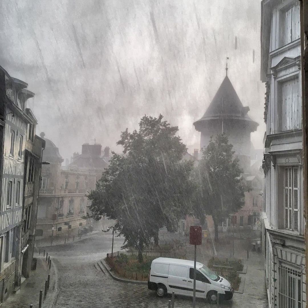 Image d'illustration pour De nombreux orages mettent fin à la canicule