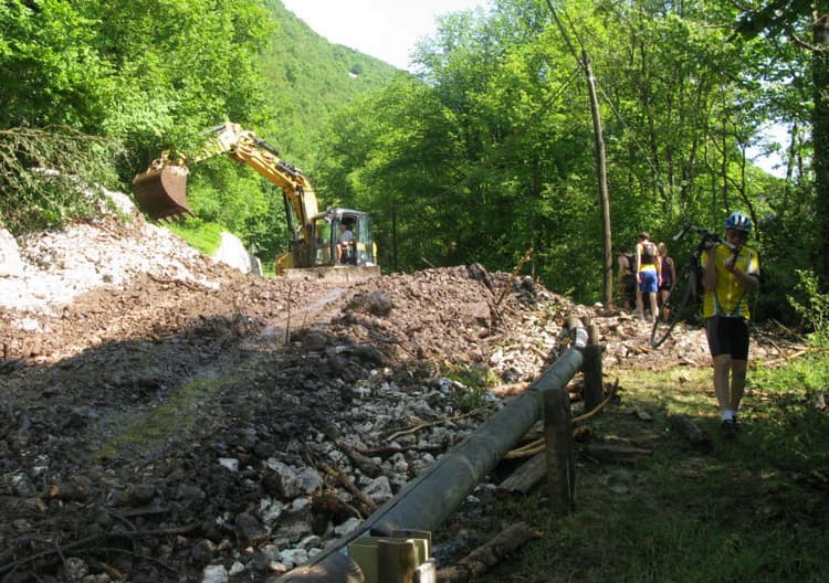 Image d'illustration pour Violents orages en Rhône-Alpes : foudre, grêle, vent et inondations