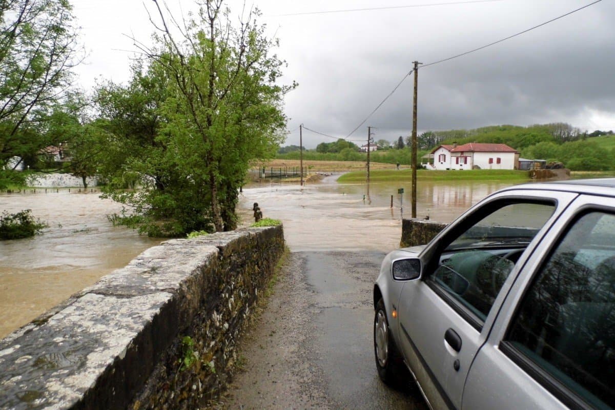 Image d'illustration pour Pluie, orage, tornade et neige du 25 au 27 avril