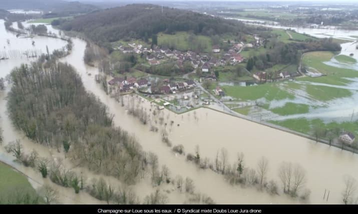 Image d'illustration pour Crue de la Seine à Paris - Graves inondations en régions