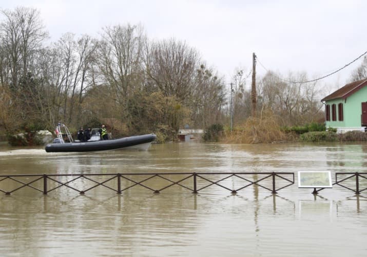 Image d'illustration pour Crue de la Seine à Paris - Graves inondations en régions
